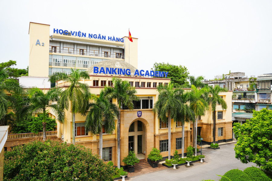 Học viện Ngân hàng.