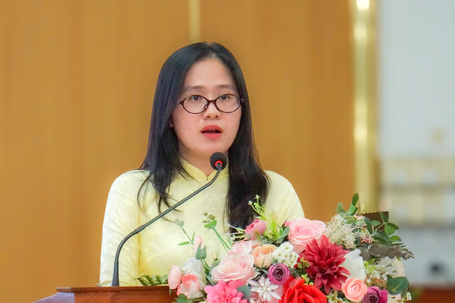 Cô giáo Võ Nguyễn Quỳnh Trang - Trường THPT Phan Châu Trinh. z7190764094842-bb8eb66d84042ab8cc2f3800c8dc5676.jpg