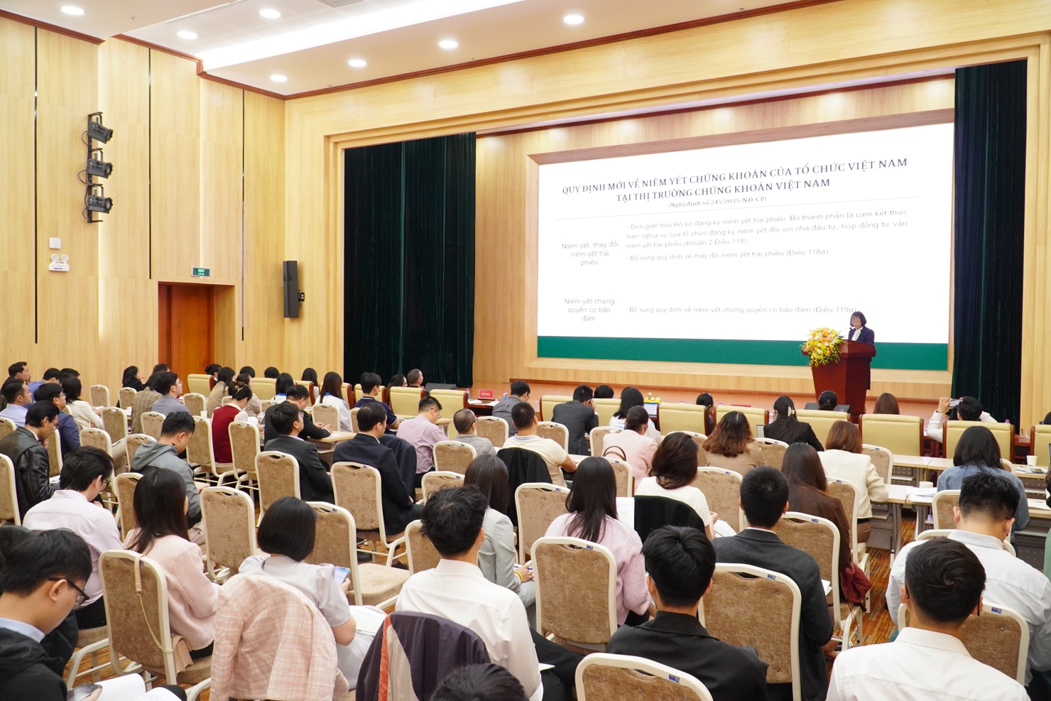 Toàn cảnh Hội nghị.