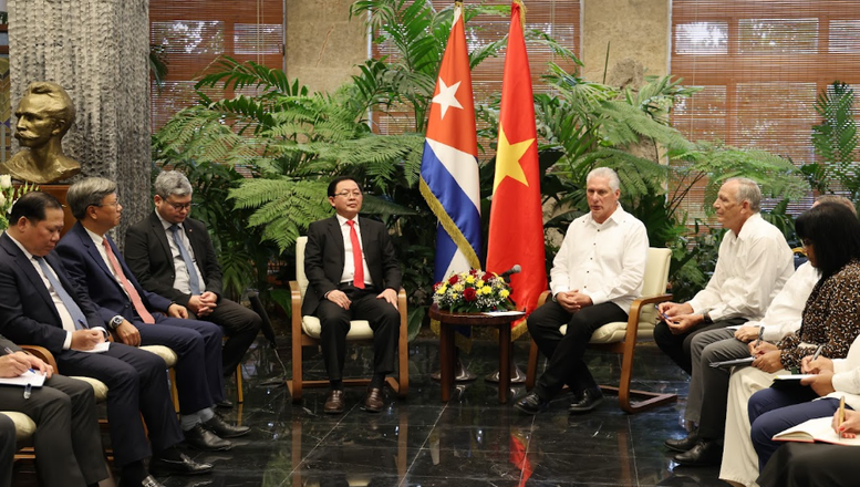 Bí thư thứ nhất, Chủ tịch Cuba Miguel Diaz-Canel bày tỏ xúc động trước những tình cảm tốt đẹp mà Đảng, Nhà nước và nhân dân Việt Nam dành cho nhân dân Cuba - Ảnh: VGP/Gia Huy