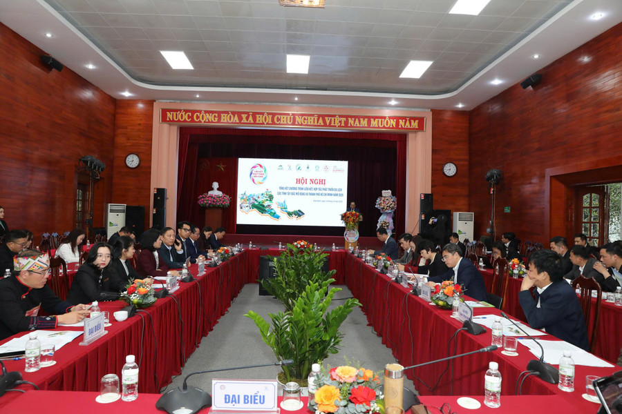 Quang cảnh hội nghị. du-lich-tay-bac.jpg