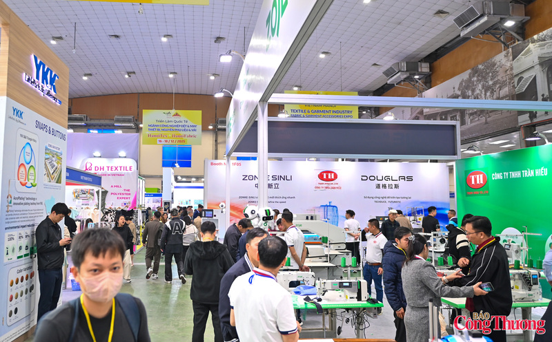 Triển lãm HanoiTex - HanoiFabric diễn ra từ ngày 16-18/12 tại Hà Nội. Bên cạnh phiên khai mạc, trong khuôn khổ triển lãm dự kiến diễn ra nhiều hội thảo, toạ đàm chuyên đề về phòng vệ thương mại, kinh tế tuần hoàn… sẽ giúp doanh nghiệp dệt may nhận diện và bàn những giải pháp ứng phó hợp lý.