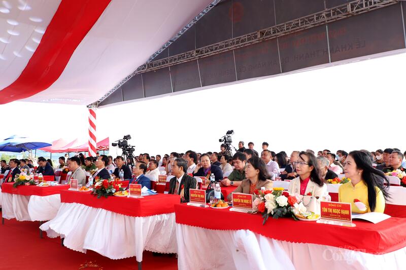 Các đại biểu tham dự Lễ khánh thành. Ảnh: Diễm Thương