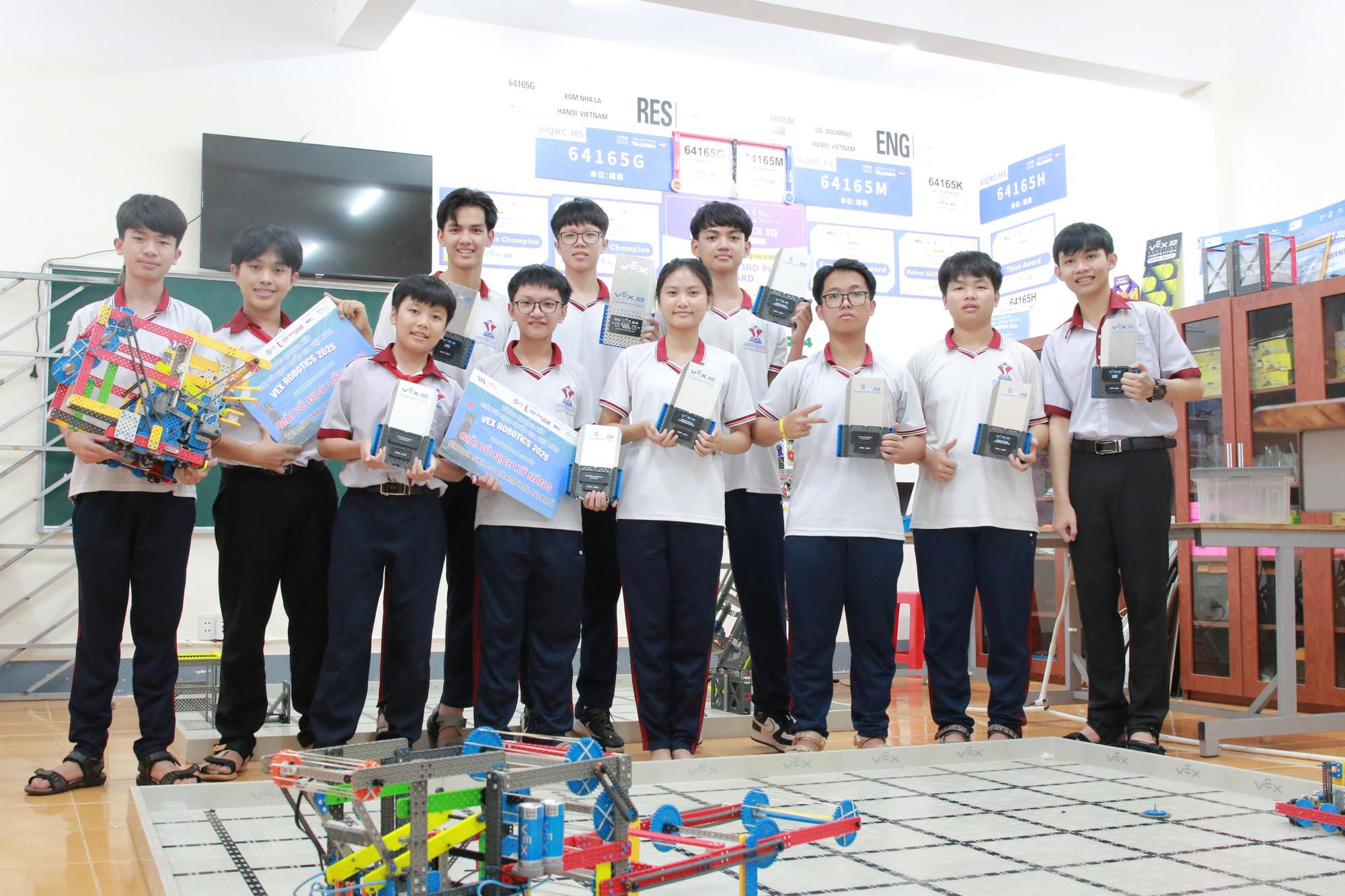 a1-truong-hoc-dau-tien-o-mien-nui-3-nam-lien-tiep-du-thi-vex-robotics.jpg