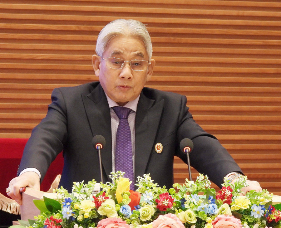 Nhà giáo ưu tú, PGS.TS Lương Minh Cừ, Bí thư Đảng ủy, Hiệu trưởng Trường ĐH Cửu Long phát biểu tại Hội nghị. dhcl-bo-nhiem-2.jpg