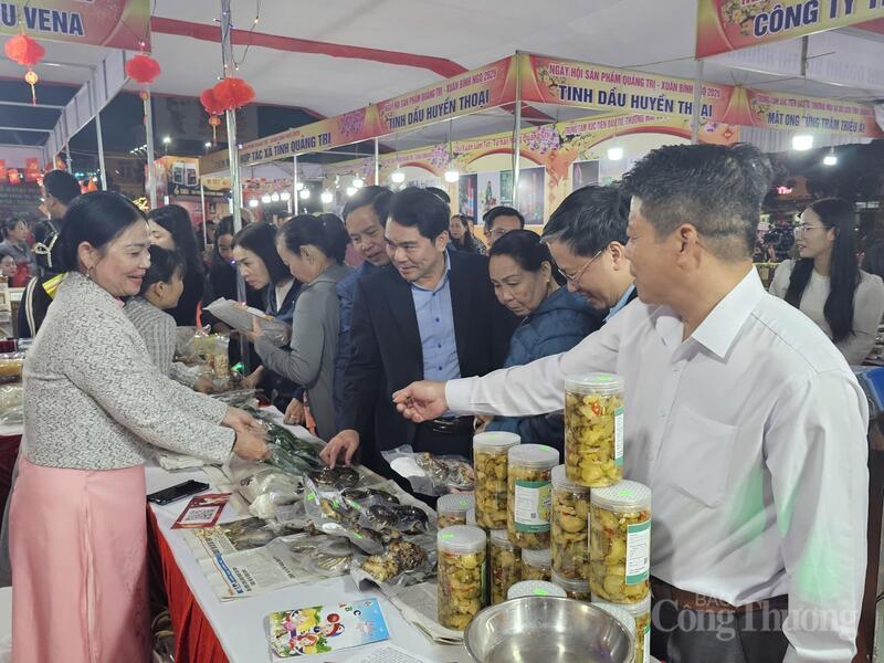 Ngày hội thu hút rất đông người tham gia.