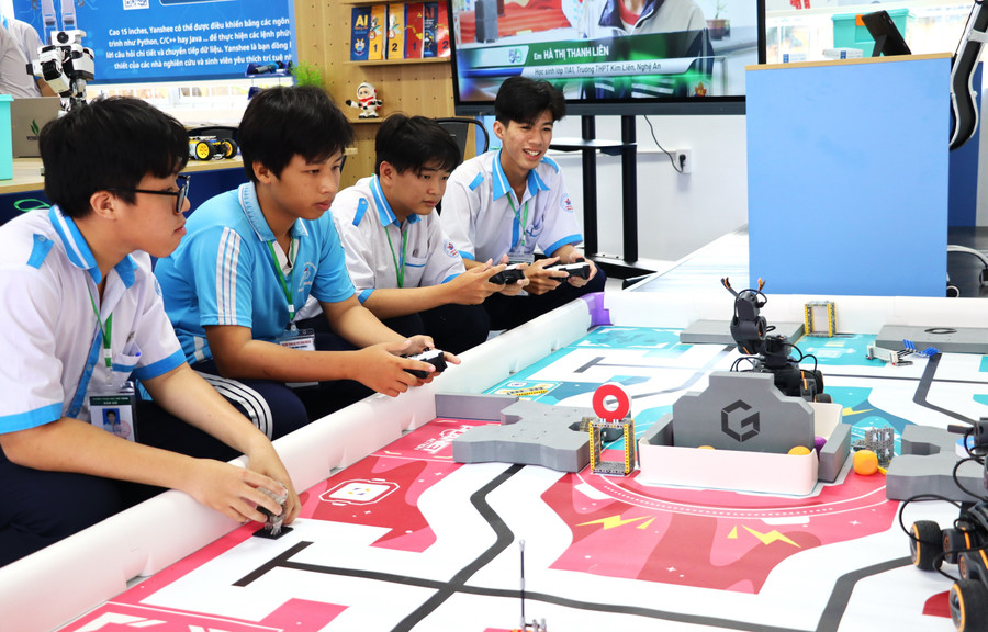 Nhiều trường học ở Cà Mau được đầu tư phòng học STEM. phong-van-6.jpg