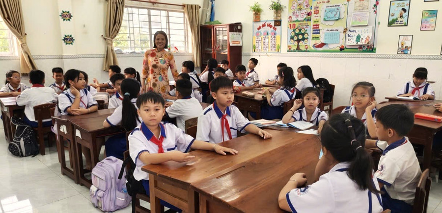 Giờ học tại Trường Tiểu học Cái Đôi Vàm 1, Cà Mau. gen-n-6.jpg