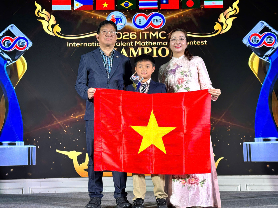 Em Phạm Đại Quang, lớp 3A0, Trường Tiểu học, THCS và THPT Ngôi Sao Hoàng Mai - Champion khối 3. pham-dai-quang-lop-3-champion.jpg