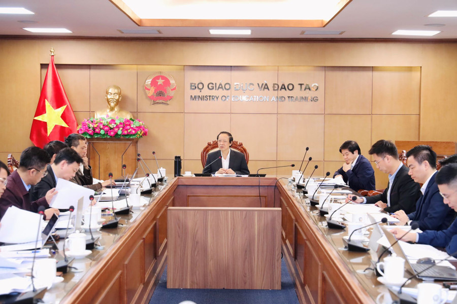 Thứ trưởng Thường trực Phạm Ngọc Thưởng chủ trì họp về Đề án Xây dựng hệ thống học liệu số quốc gia đối với giáo dục phổ thông.