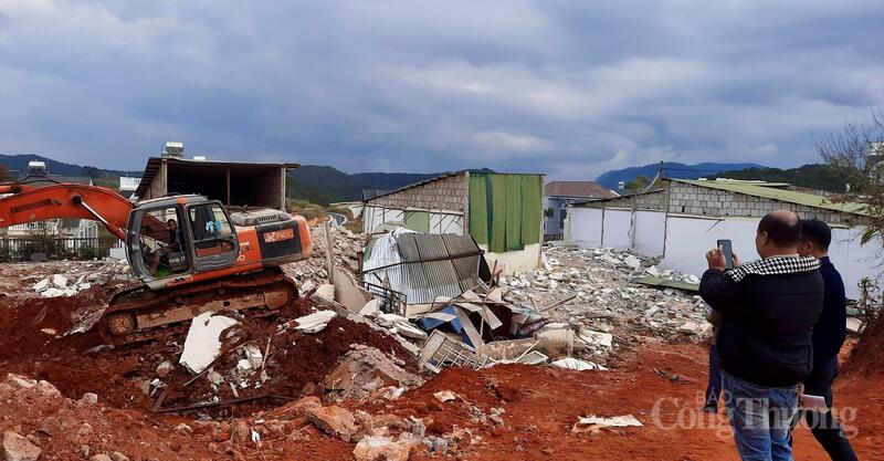 Công tác giải phóng mặt bằng đang được khẩn trương thực hiện tại Khu nhà ở xã hội An Sơn, phường Xuân Hương - Đà Lạt. Ảnh: Minh An