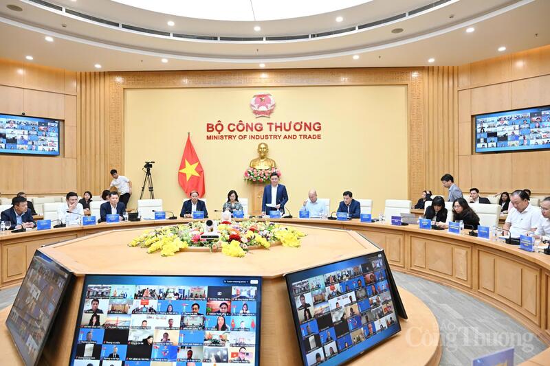 Toàn cảnh Hội nghị giao ban xúc tiến thương mại với hệ thống thương vụ Việt Nam ở nước ngoài quý I/2026. Ảnh: Cấn Dũng