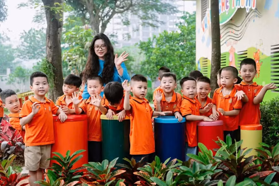 Cô trò Trường Tiểu học Nam Trung Yên, phường Yên Hòa, Hà Nội. gui-tron-niem-tin-5.jpg