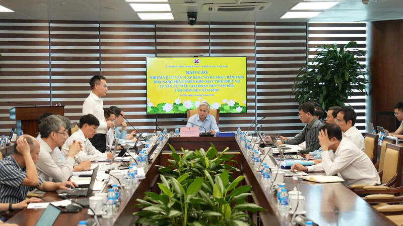 Tổng Giám đốc Tập đoàn Vũ Anh Tuấn chủ trì chương trình làm việc nghe báo cáo nhiệm vụ tư vấn “Lập báo cáo rà soát, đánh giá khả năng phát triển điện mặt trời phục vụ tự sản, tự tiêu giai đoạn đến năm 2030, tầm nhìn đến năm 2050”.