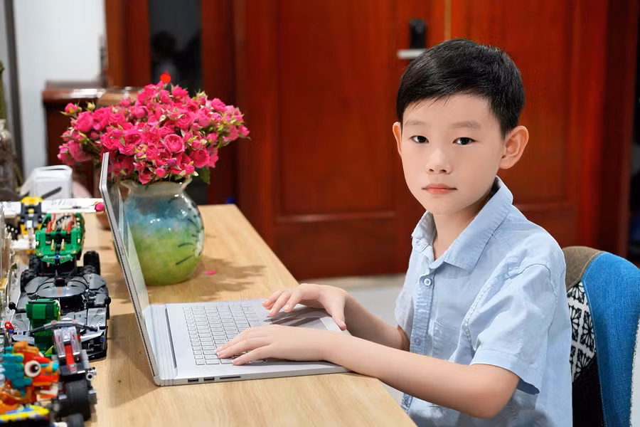 Em Kiều Tuấn Khôi (lớp 4) chinh phục mức điểm 7.5 IELTS, ngay trong lần thi đầu tiên. z7824303375118-1ecd3b28cfd41533a9f46da64110b1b5.jpg