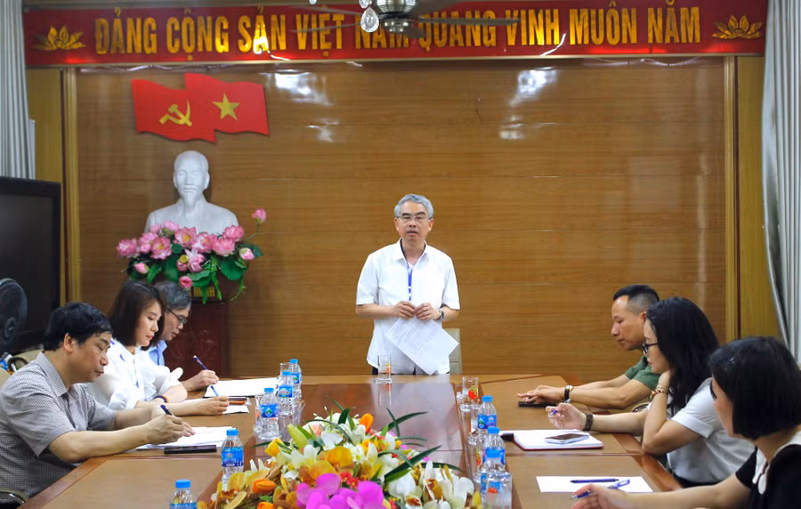 Giám đốc Sở GD&ĐT Phạm Đồng Thụy, Trưởng Ban Chỉ đạo tuyển sinh THPT năm học 2026-2027 tỉnh Hưng Yên làm phát biểu chỉ đạo tại Hội đồng thi Trường THPT chuyên Hưng Yên. Ảnh: Đinh Chiến mg-1613.jpg