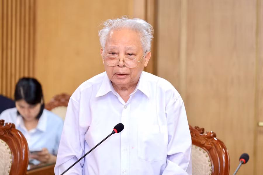 GS.TSKH Nguyễn Mậu Bành, Chủ tịch danh dự Hội Cựu giáo chức Việt Nam phát biểu. img-4135.jpg
