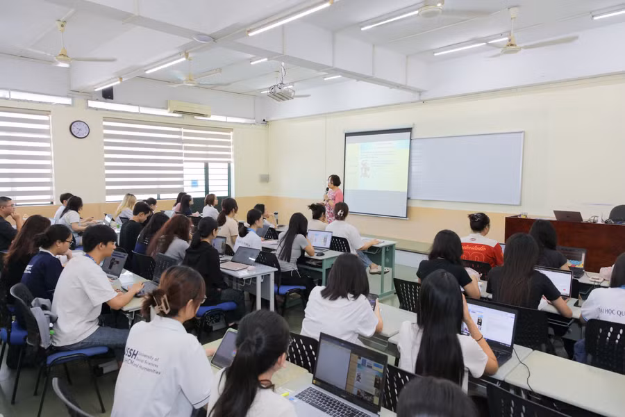 Giờ học tại Trường Đại học Khoa học xã hội và Nhân văn (Đại học Quốc gia TPHCM). Ảnh: NTCC. ln242757.jpg