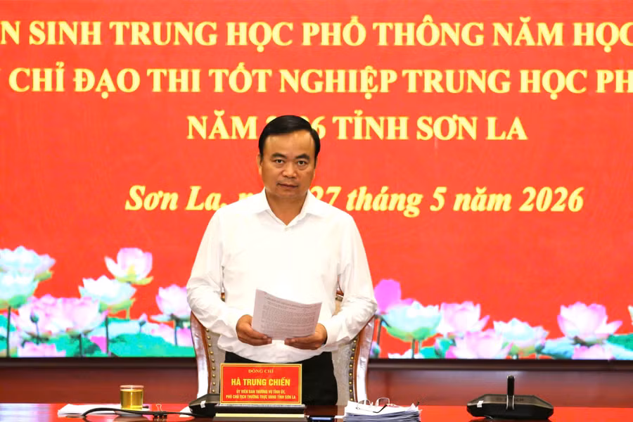 Ông Trung Chiến, Phó Chủ tịch Thường trực UBND tỉnh Sơn La phát biểu chỉ đạo. z7870373362455-c466445d1a274da90d7ebf5ced93547a.jpg