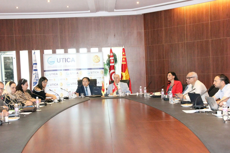 Hội nghị giao thương trực tuyến Việt Nam-Tunisia tại trụ sở Liên đoàn Công nghiệp, Thương mại và Thủ công Tunisia (UTICA).