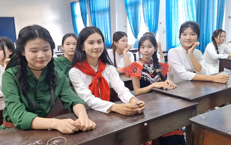 Đa thể loại trang phục được thí sinh chuẩn bị phù hợp với tiết mục diễn xuất của mình. z7940780122941-d2b6257fef379d7fee69ec9cb9e22001.jpg