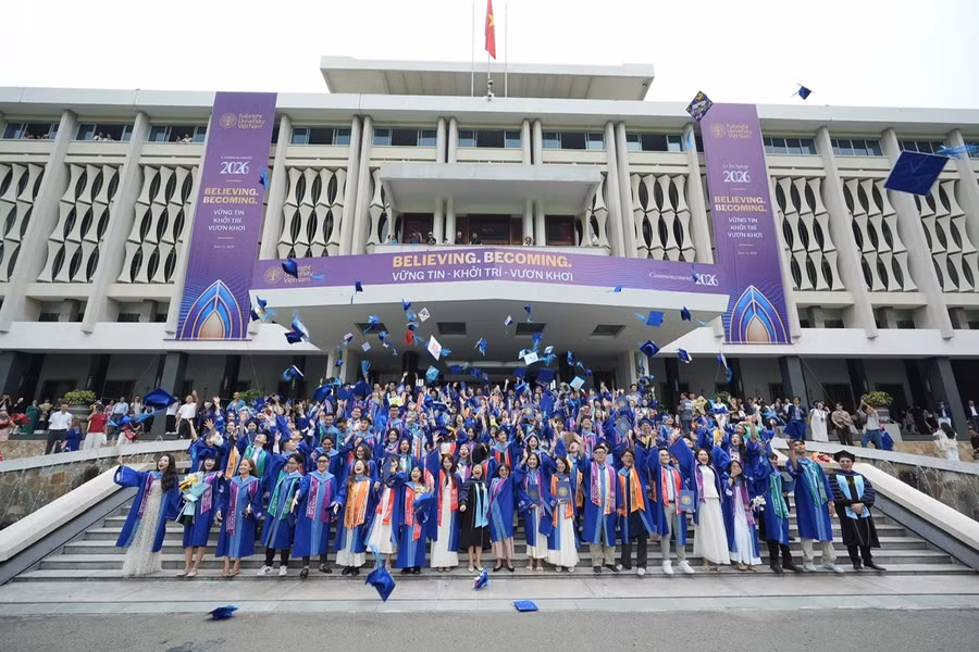 190 tân cử nhân Fulbright đã sẵn sàng bước ra thị trường lao động với tư duy liên ngành, năng lực phản biện và tinh thần cộng đồng. z7946765815139-582c78aec82315a23544313fc0e321d9.jpg