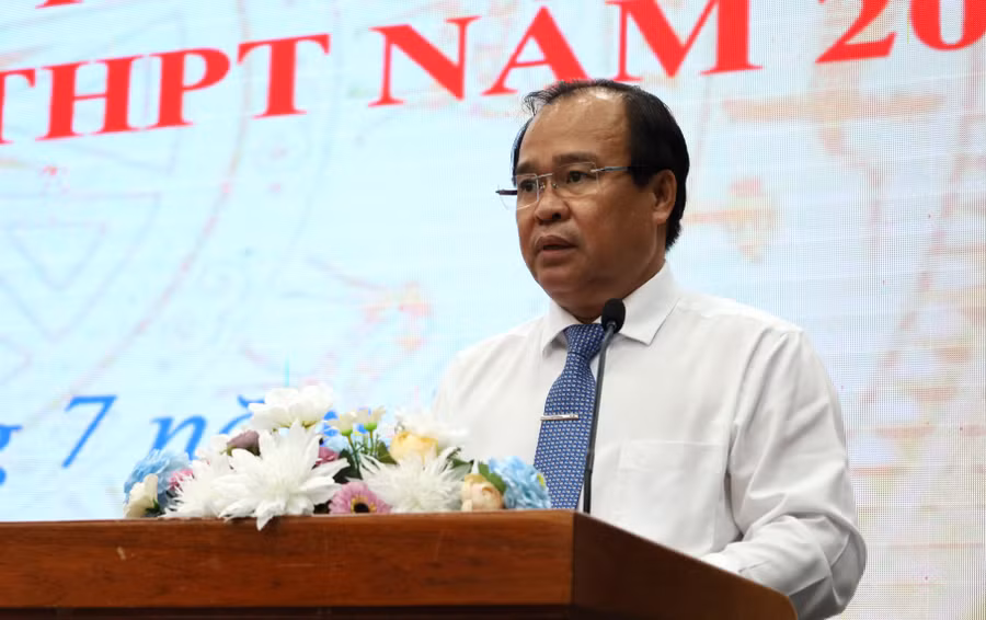 Ông Nguyễn Minh Luân, Phó Chủ tịch UBND tỉnh Cà Mau phát biểu tại buổi lễ. tuyen-duong-hs-15.jpg