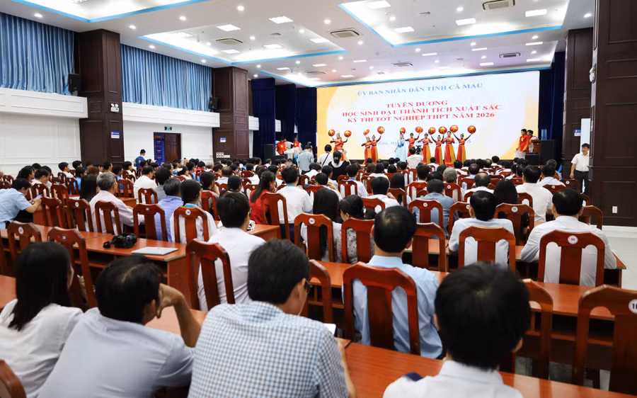 Quang cảnh lễ tuyên dương. tuyen-duong-hs-1.jpg