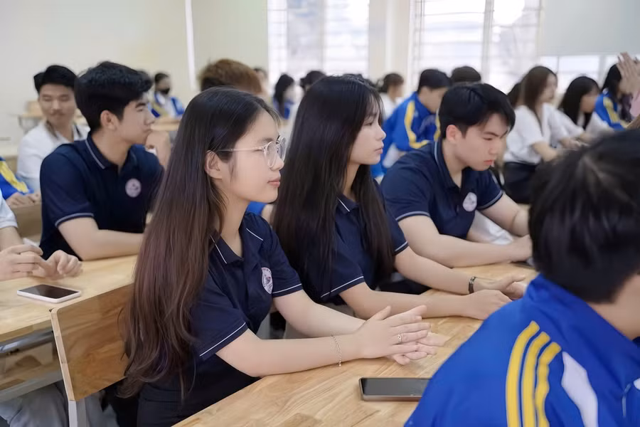 Sinh viên được tiếp cận với yêu cầu thực tế của thị trường lao động và hiểu rõ năng lực cần có cho từng vị trí việc làm. kt2.jpg