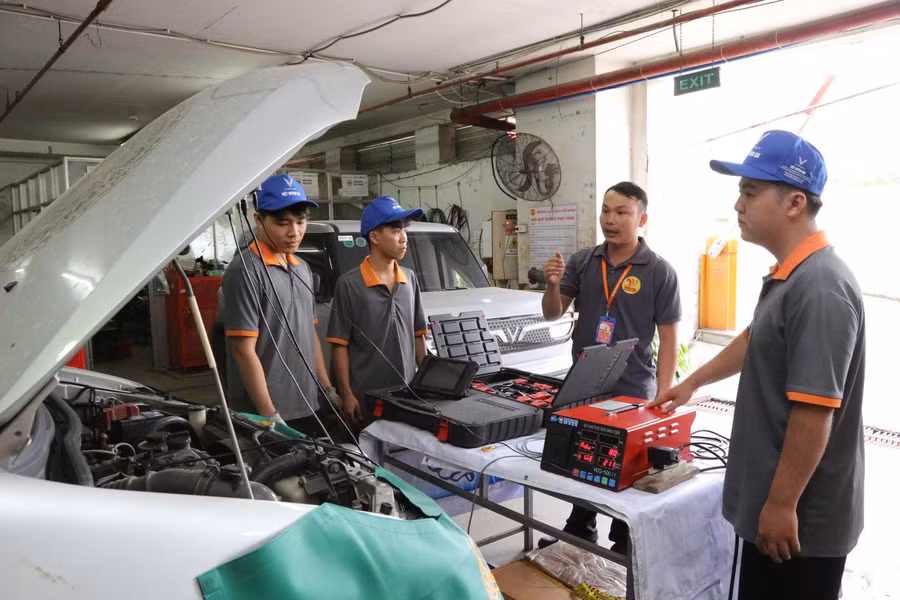 Thực hành nghề tại Trường CĐ Viễn Đông. gdnn1.jpg