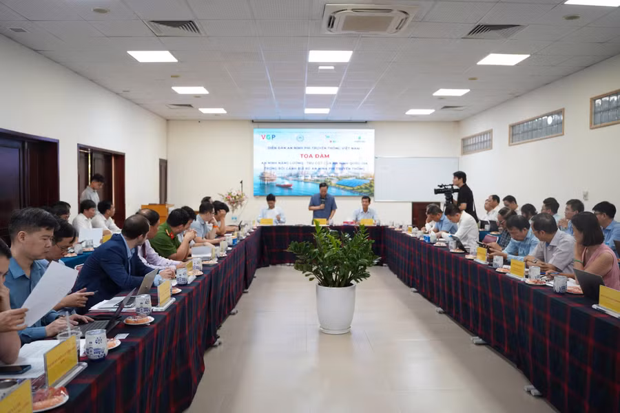 Các đại biểu tham dự tọa đàm. toa-dam2.jpg