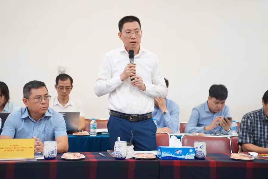 Ông Mai Tuấn Đạt, Phó Tổng Giám đốc Tổng Công ty Lọc hóa dầu Việt Nam (BSR) phát biểu tại tọa đàm. toa-dam2-5072.jpg