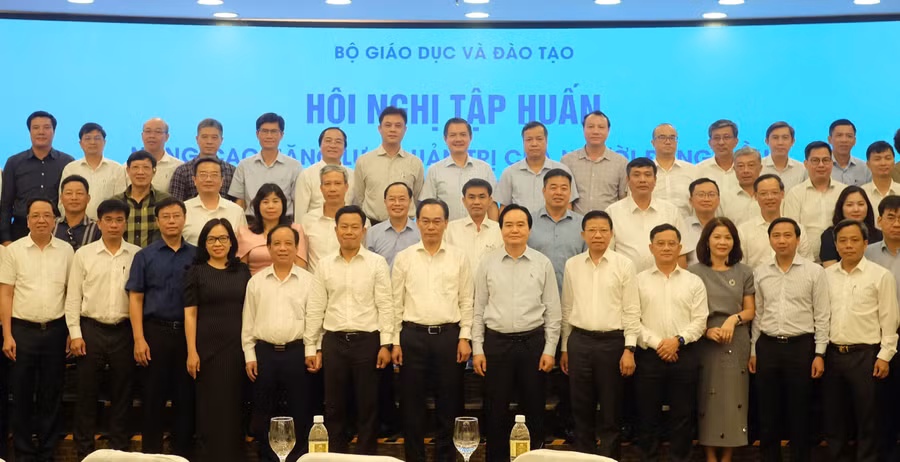 Đại biểu chụp ảnh lưu niệm tại Hội nghị. luu-niem.jpg