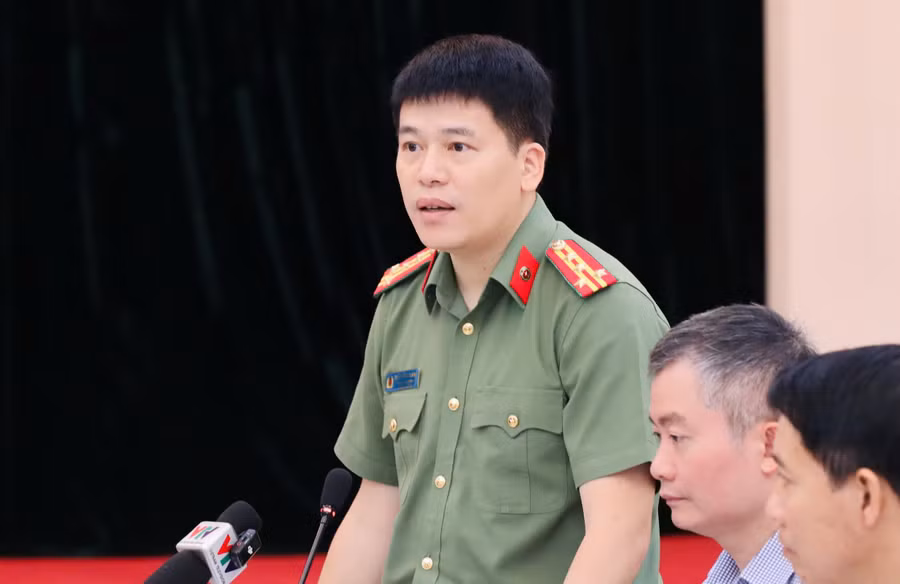 Đại diện Bộ Công an trao đổi tại họp báo. 1.jpg