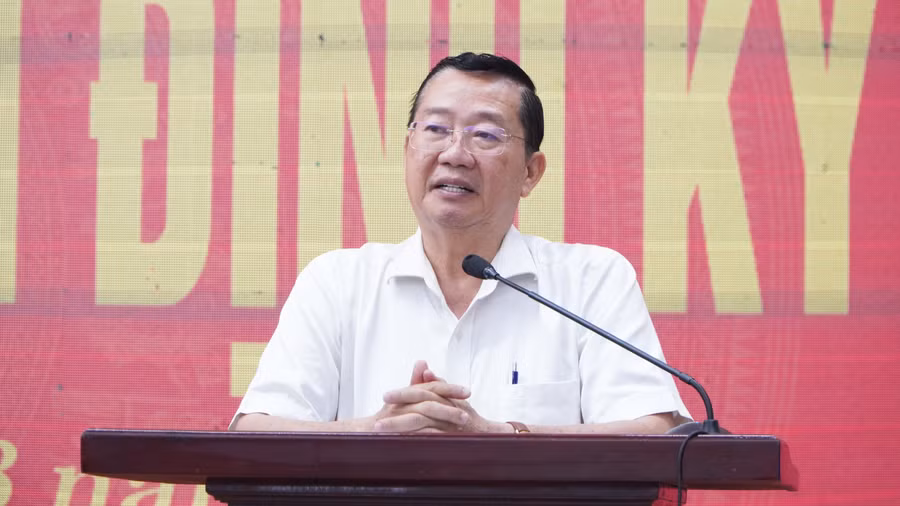 Ông Trần Quang Bảo, Giám đốc Sở GD&ĐT tỉnh An Giang, thông tin tại Hội nghị giao ban báo chí.