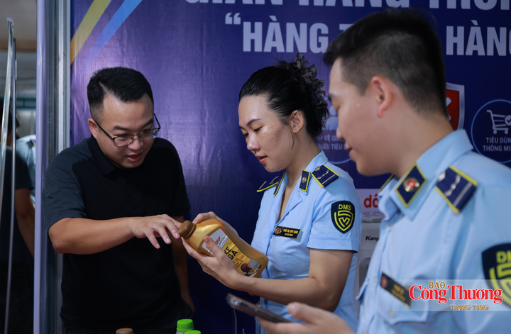 “Khi gian hàng đặt hàng thật và hàng giả cạnh nhau, lại có chuyên gia phân tích cặn kẽ thế này thì chúng tôi mới nhận ra những chi tiết khác biệt tinh vi. Mong lực lượng chức năng sẽ có thêm nhiều hoạt động tuyên truyền trực quan thế này”, ông Phạm Xuân Sinh (phường Trần Phú, Hà Tĩnh) bày tỏ.