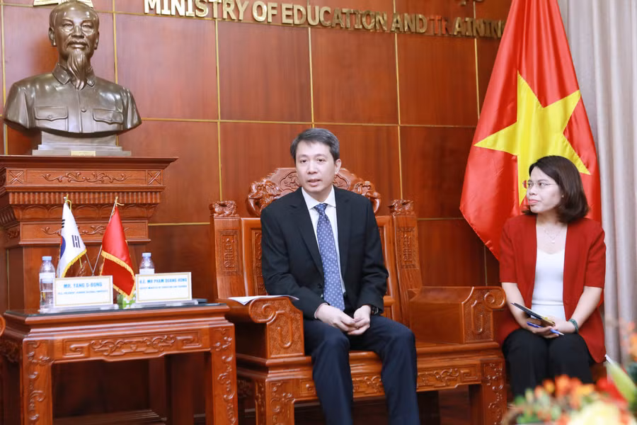 Thứ trưởng Phạm Quang Hưng nêu một số định hướng chính của Giáo dục Việt Nam trong giai đoạn tới. t2.jpg