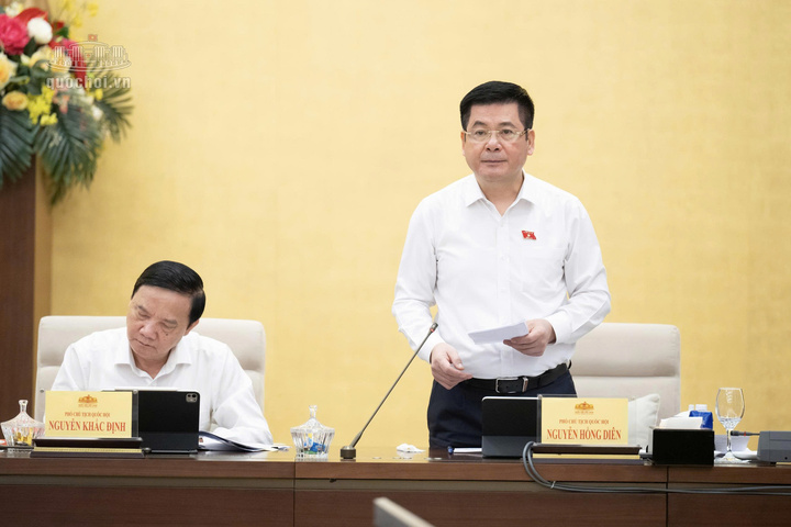 Phó Chủ tịch Quốc hội Nguyễn Hồng Diên điều hành nội dung cho ý kiến về sửa đổi các dự án Luật thuộc ngành Công Thương.