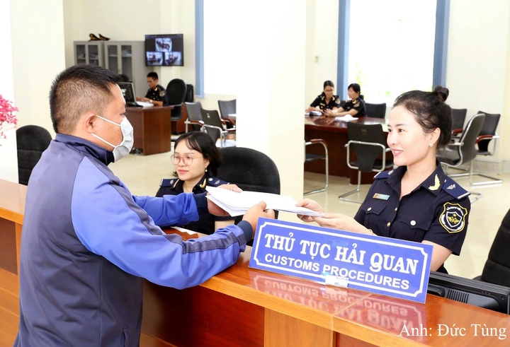 Chi cục Hải quan khu vực II duy trì đối thoại nhằm tiếp nhận, giải đáp những vấn đề phát sinh trong sản xuất, kinh doanh.