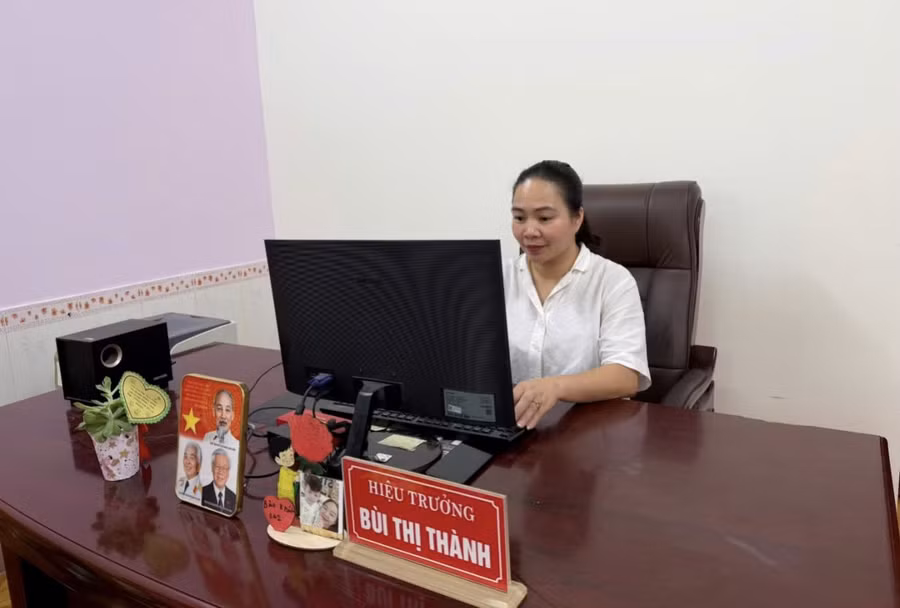 Bà Bùi Thị Thành, Hiệu trưởng Trường Mầm non Thủy Đường, Hải Phòng khẳng định eDoc đã mang lại rất nhiều thay đổi cho hoạt động của nhà trường và công việc của các cô giáo. anh-3.png