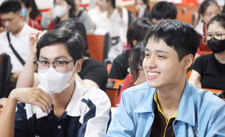 Sinh viên Trường Cao đẳng Bách khoa Sài Gòn. (Ảnh: BKC) 1000196332.jpg