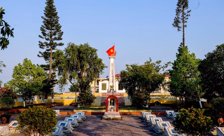Khu tưởng niệm 21/10 (xã Tây Thụy Anh, tỉnh Hưng Yên). Ảnh: Trọng Tùng