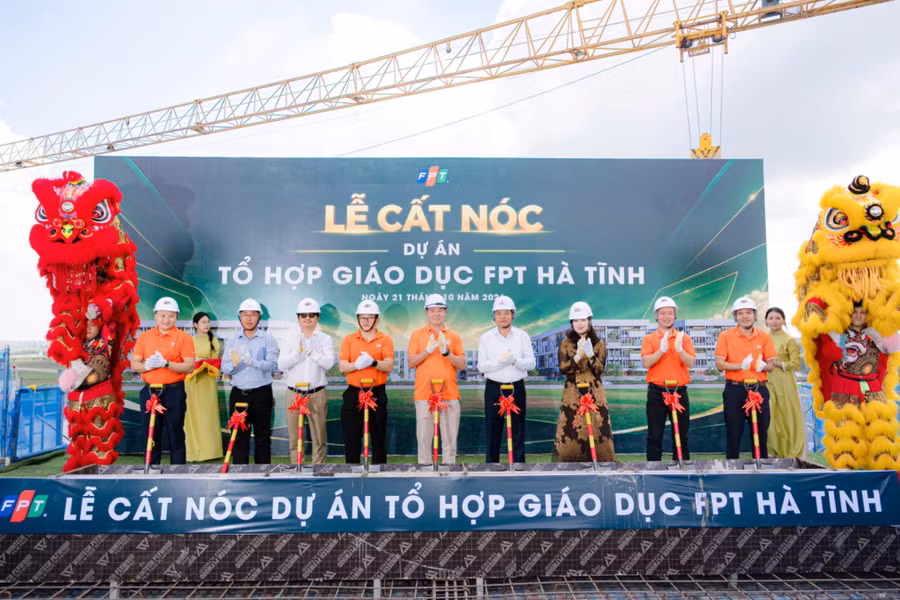 Nghi thức cất nóc Tổ hợp giáo dục FPT Hà Tĩnh. image001.jpg